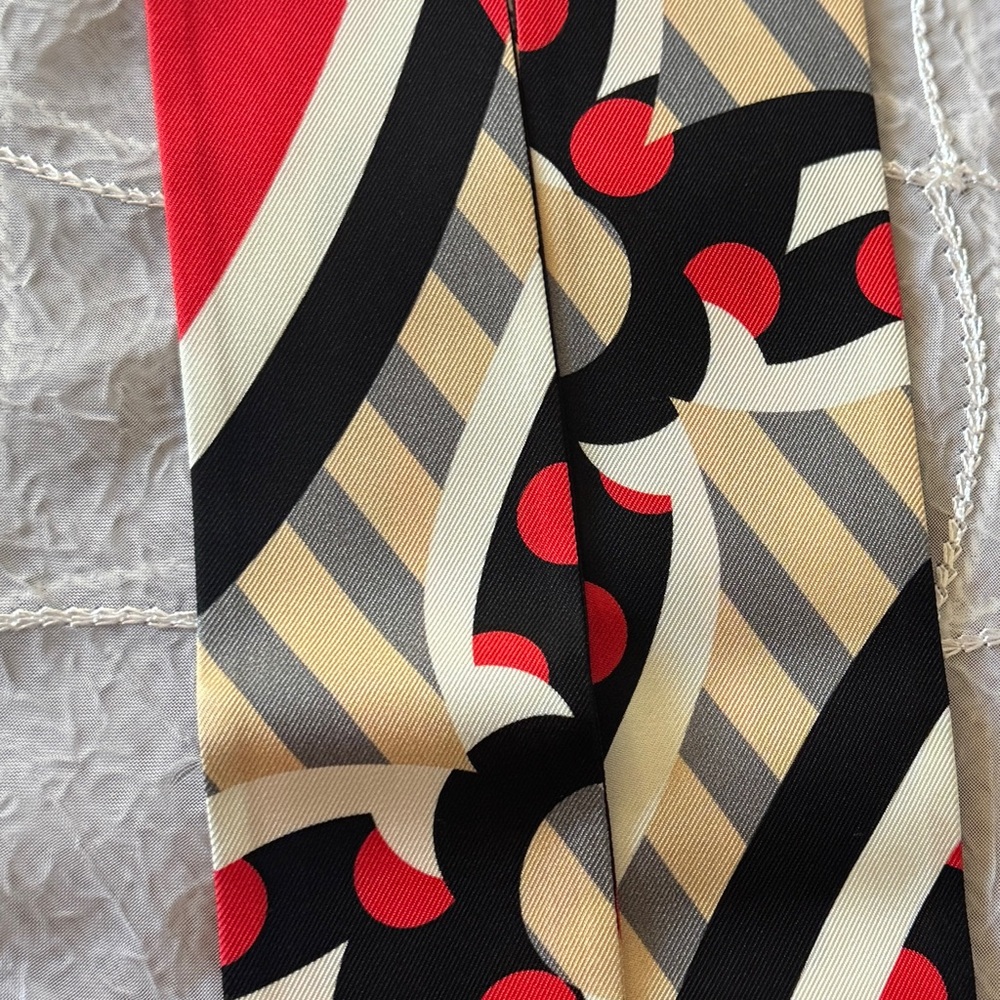 Louis Vuitton Multicolor Silk Bandeau . - Picture 6 of 6
